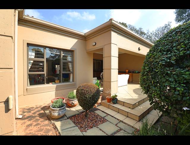 3 BEDROOM HOUSE FOR SALE IN WAVERLEY